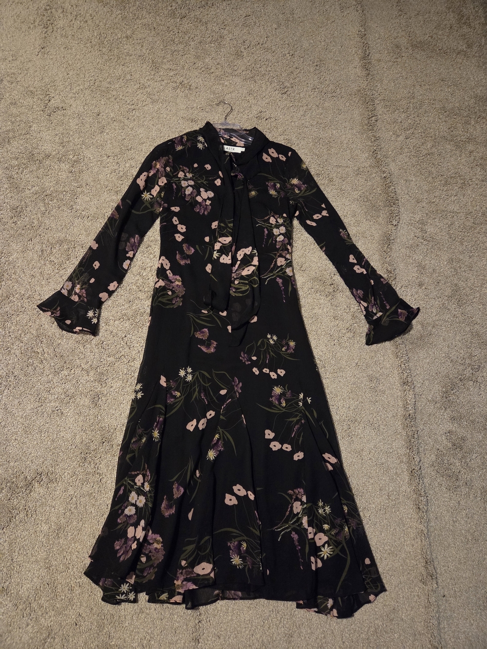 ASTR Black Floral Long-Sleeve Midi Dress with Tie Detail